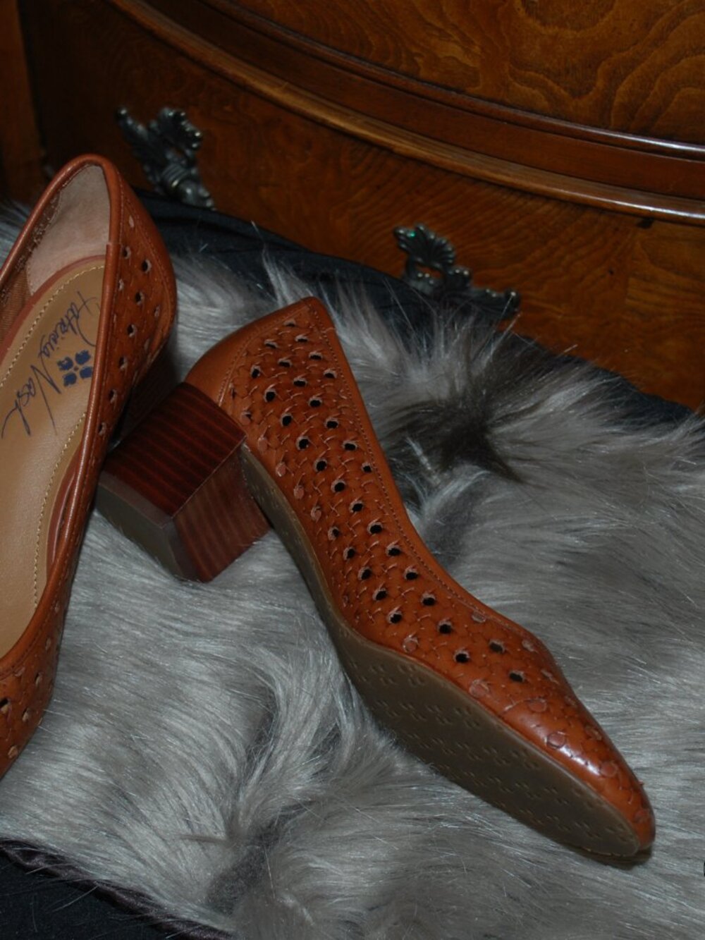 Patricia Nash Brown 2 inch low heels - Picture 2 of 3